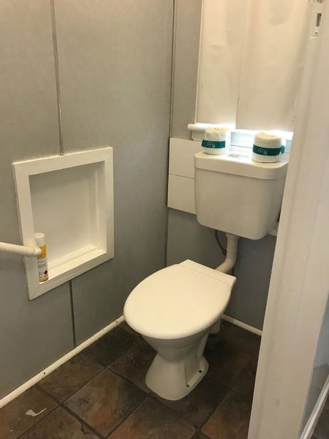 O'Shea's Royal Hotel - Redcliffe Tourism 3