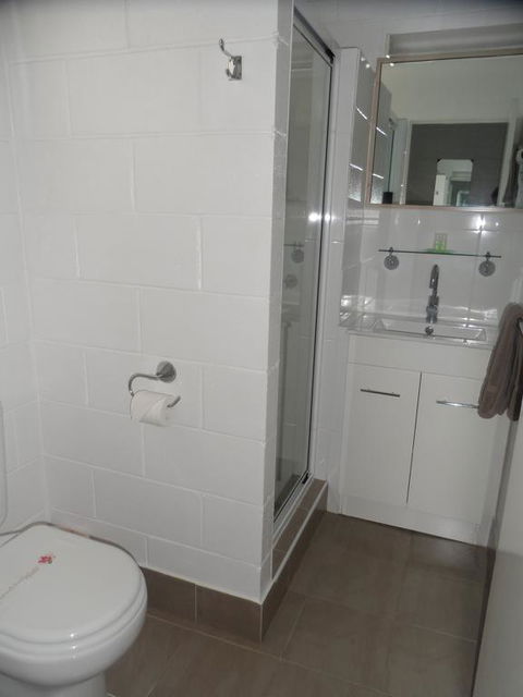 Oakey Motel - Redcliffe Tourism 3