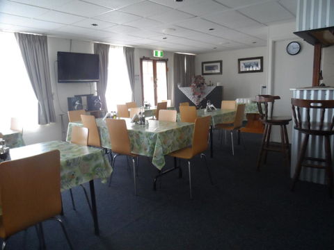 Oakey Motel - Redcliffe Tourism 1