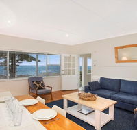 Ocean Blue Apartment One - oceanfront apartment - Redcliffe Tourism