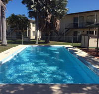 Ocean Breeze Units - Redcliffe Tourism