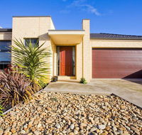 Ocean View Crescent 59 - Redcliffe Tourism