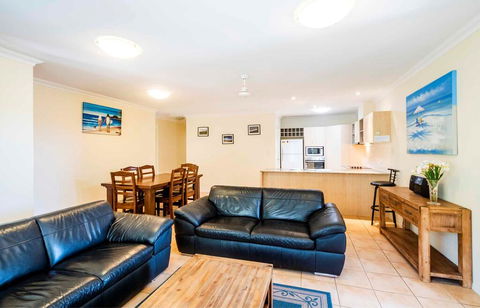 Oceania 11 - Redcliffe Tourism 1