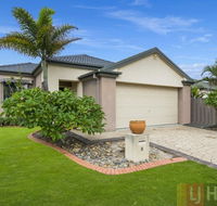 Oceania Beach Paradise - Redcliffe Tourism