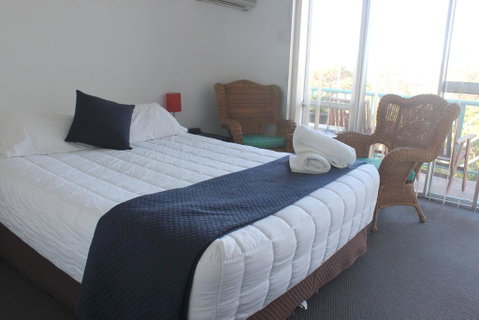 Oceanside Hawks Nest - Redcliffe Tourism 3