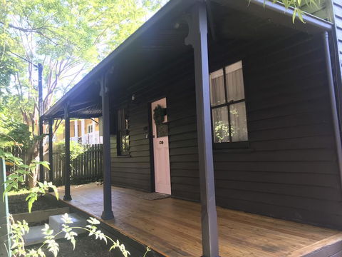 Old Railway Cottage - Redcliffe Tourism 0