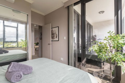 Olympic Park Near Qudos Bank Arena King Bed 1BR 1Bath Sleeps 6 Air-cond Parking - Redcliffe Tourism 2