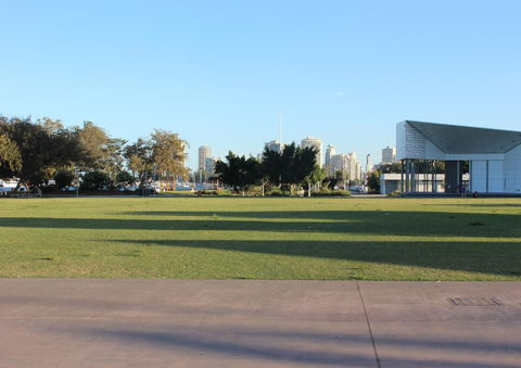 One Bedroom Apartment With Free Wifi - Redcliffe Tourism 1