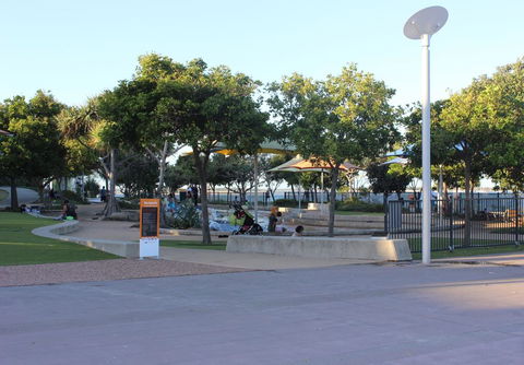 One Bedroom Apartment With Free Wifi - Redcliffe Tourism 2