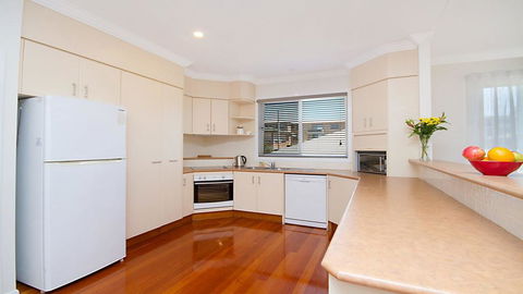 Orient Lane On Kingscliff Hill - Redcliffe Tourism 2