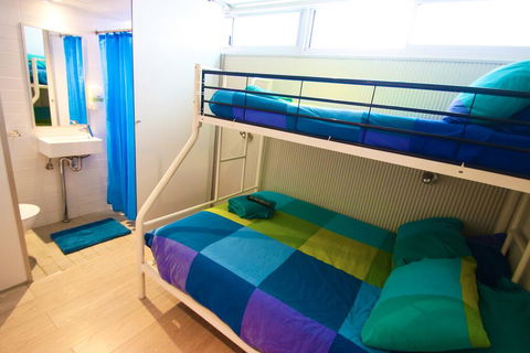 Original Backpackers - Redcliffe Tourism 1