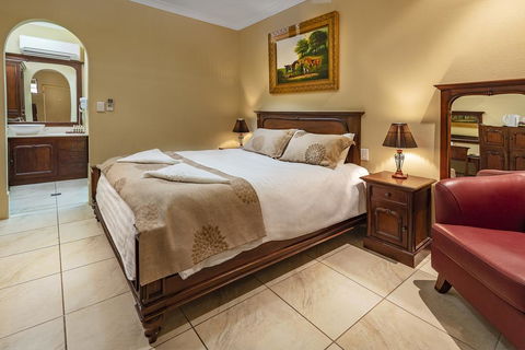 Overlander Homestead Motel - Redcliffe Tourism 1