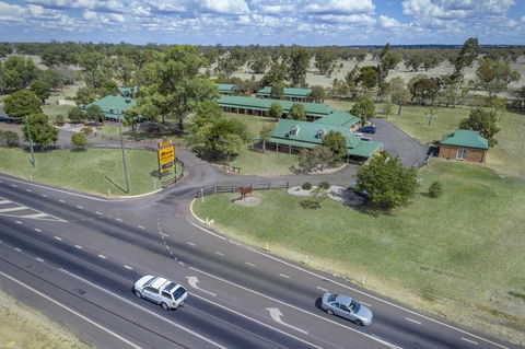 Overlander Homestead Motel - Redcliffe Tourism 2