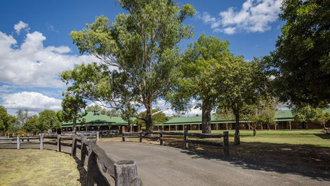 Overlander Homestead Motel - Redcliffe Tourism 0