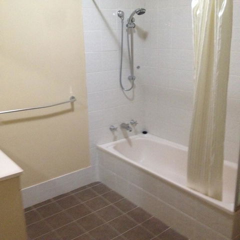 Oxley Court Serviced Apartments - Redcliffe Tourism 3