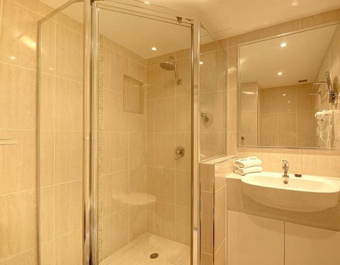 Pacific Surf Absolute Beachfront Apartments - Redcliffe Tourism 1