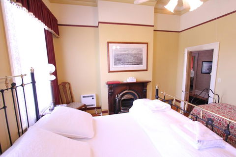 Palm House - Redcliffe Tourism 1