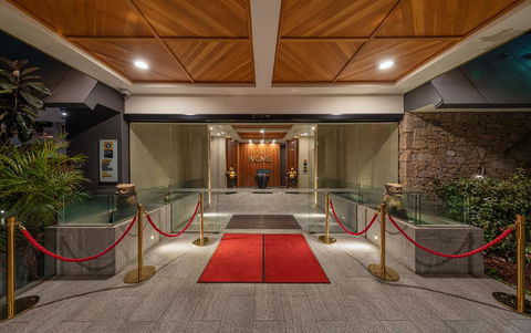 Palms Hotel - Redcliffe Tourism 0