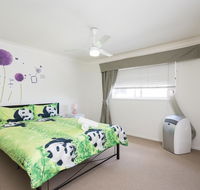 Panda Holiday -Close Mountain Ocean Pet Friendly - Redcliffe Tourism