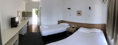 Panorama Motor Inn - Redcliffe Tourism 3