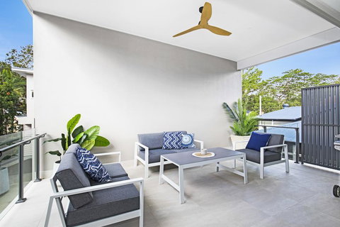 Park Avenue Terrace House Sleeps 9 - Redcliffe Tourism 2