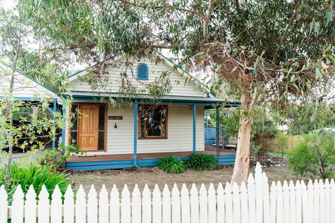 Parker Lodge Maldon - Redcliffe Tourism 1