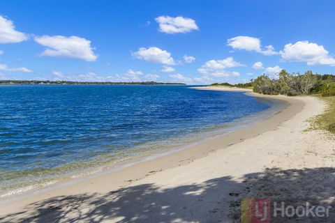 Peninsula Court 6 - Redcliffe Tourism 2