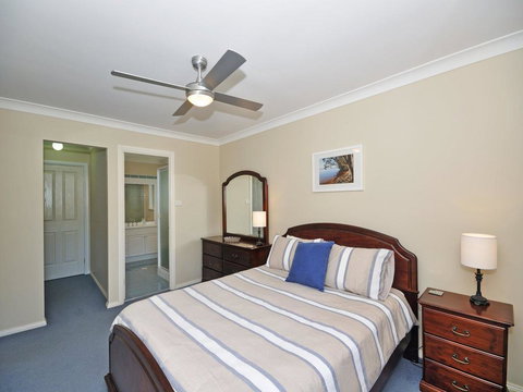 Perfect Family Accommodation - Redcliffe Tourism 1