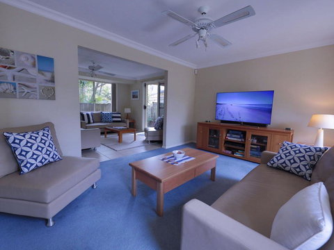 Perfect Family Accommodation - Redcliffe Tourism 0