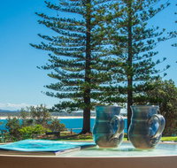 PERFECTLY POSITIONED BEACHFRONT APARTMENT-GREAT LOCATION WITH OCEAN VIEWS - Redcliffe Tourism