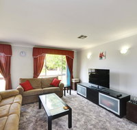 Pet Friendly - Family Holiday Home - Pets Welcome - Redcliffe Tourism