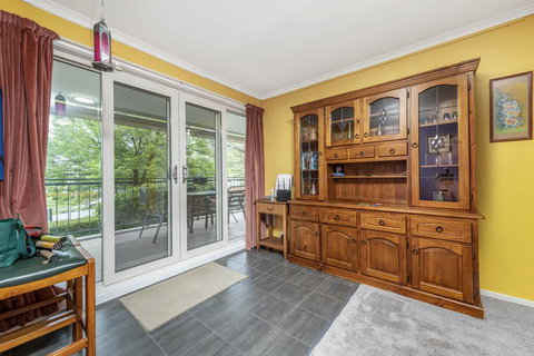 Pet Friendly Home - Pool & Parking - Tennis Court - Redcliffe Tourism 3