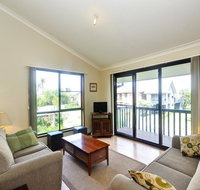 Pet Friendly on Pelican - Close to Myall River - Redcliffe Tourism