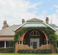 Petersons Armidale Winery and Guesthouse - Redcliffe Tourism