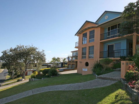 Phoenix Terrace -townhouse Yamba - Redcliffe Tourism 2