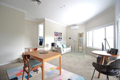 Picton Garden Apartment - Redcliffe Tourism 3
