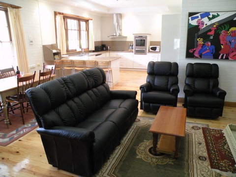 Pinkerton Hill Naracoorte - Redcliffe Tourism 3