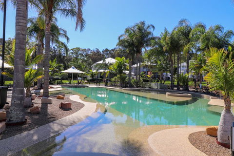 Plover Deluxe Resort Villa - Redcliffe Tourism 2