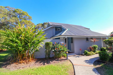 Plover Deluxe Resort Villa - Redcliffe Tourism 0