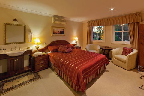 Plumes On The Green Boutique Bed & Breakfast - Redcliffe Tourism 2