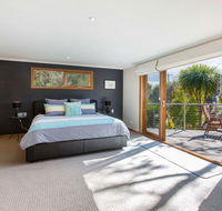 POINT LEO BEACH HOUSE - POINT LEO - Redcliffe Tourism