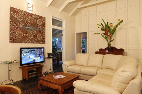 Port Douglas Cottage & Lodge - Redcliffe Tourism 2