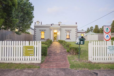 Port Fairy YHA - Redcliffe Tourism 1