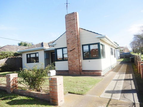 Port Life Beach House - Redcliffe Tourism 0