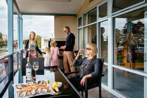 Port Lincoln Foreshore Apartments - Redcliffe Tourism 2