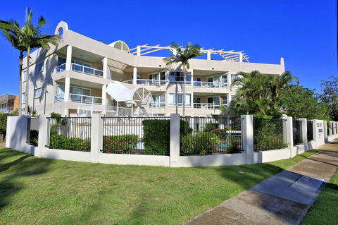 Position Perfect - Redcliffe Tourism 3
