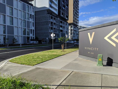 Presidential 3-bed 2-bath, Balcony, With Pool Included - Redcliffe Tourism 1