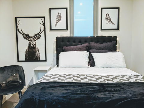 Presidential 3-bed 2-bath, Balcony, With Pool Included - Redcliffe Tourism 3