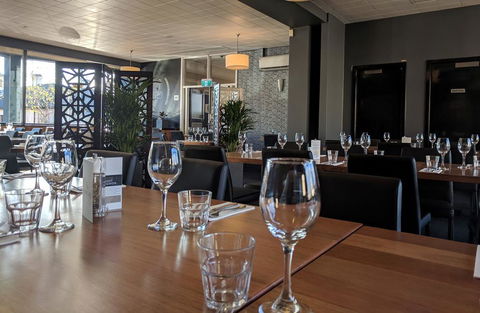 Prince Of Wales Hotel - Redcliffe Tourism 2