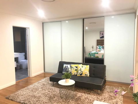 Private Room In Modern, Comfortable Home Stay - Redcliffe Tourism 1